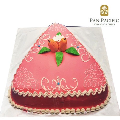 Strawberry shaped fondant cake